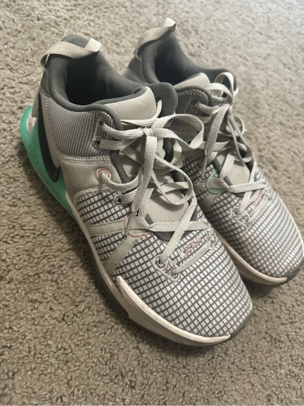 Nike LeBron Witness 7 DM1123-006 Gray Basketball Shoes Sneakers